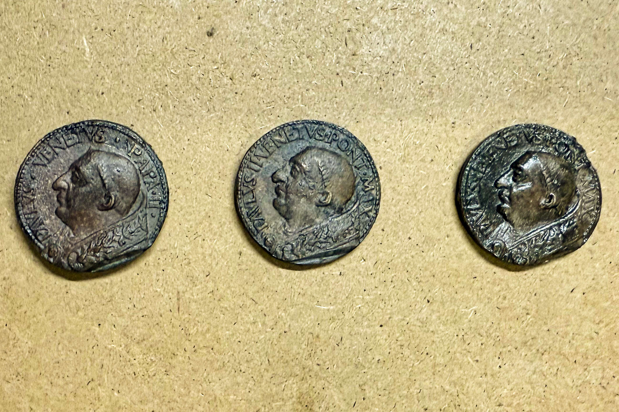 Roma, scoperta nel Palazzetto Venezia: tre medaglie di papa Paolo II del 1465