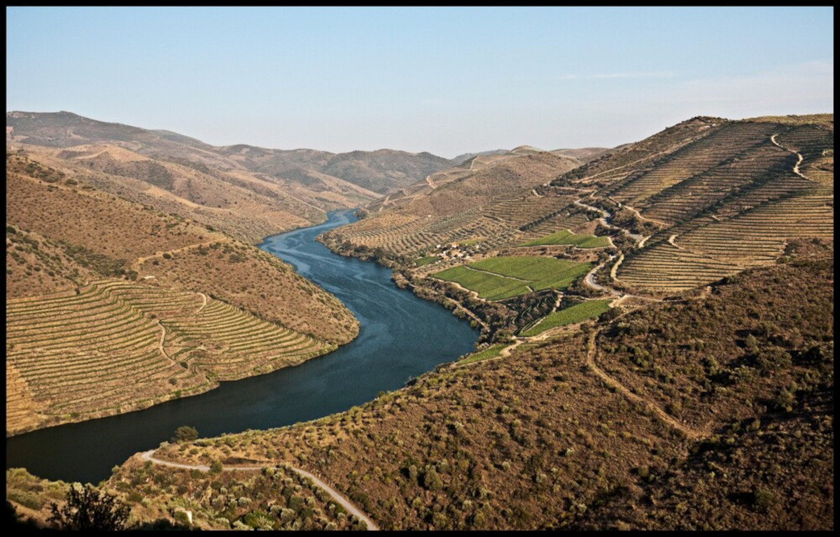 Yacimientos de arte rupestre prehistórico en el Valle del Côa y Siega Verde (Portugal, España). Foto: Vincent Long © OUR PLACE The World Heritage Collection