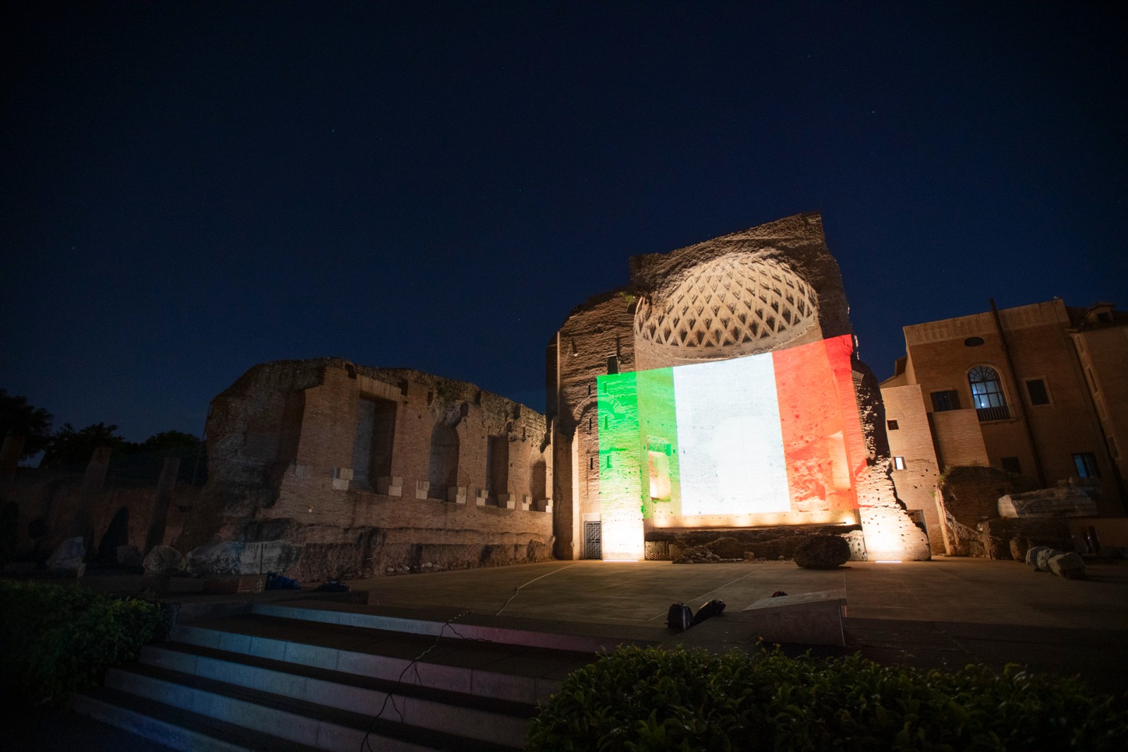 Il tricolore illumina il Tempio di Venere e Roma per il 25 aprile. Giuli: &ldquo;emozione&rdquo;