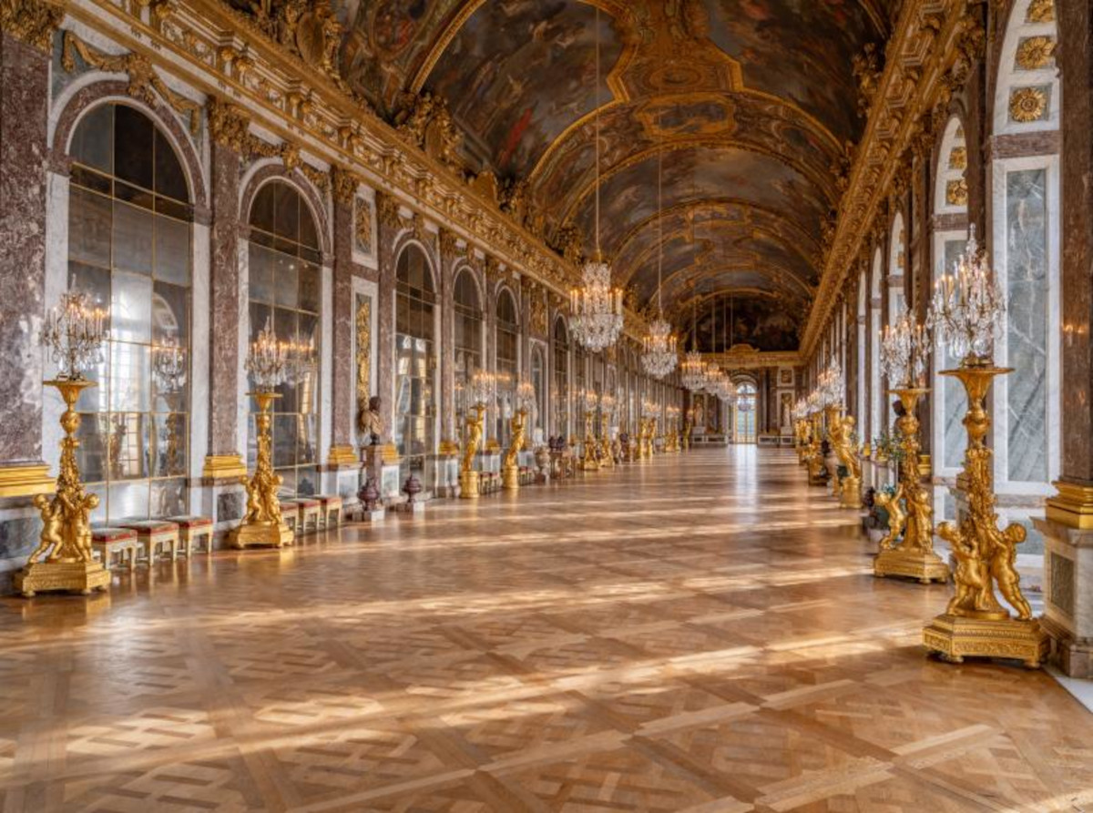La Galleria degli Specchi di Versailles ritrova il suo aspetto più vicino a quello originario