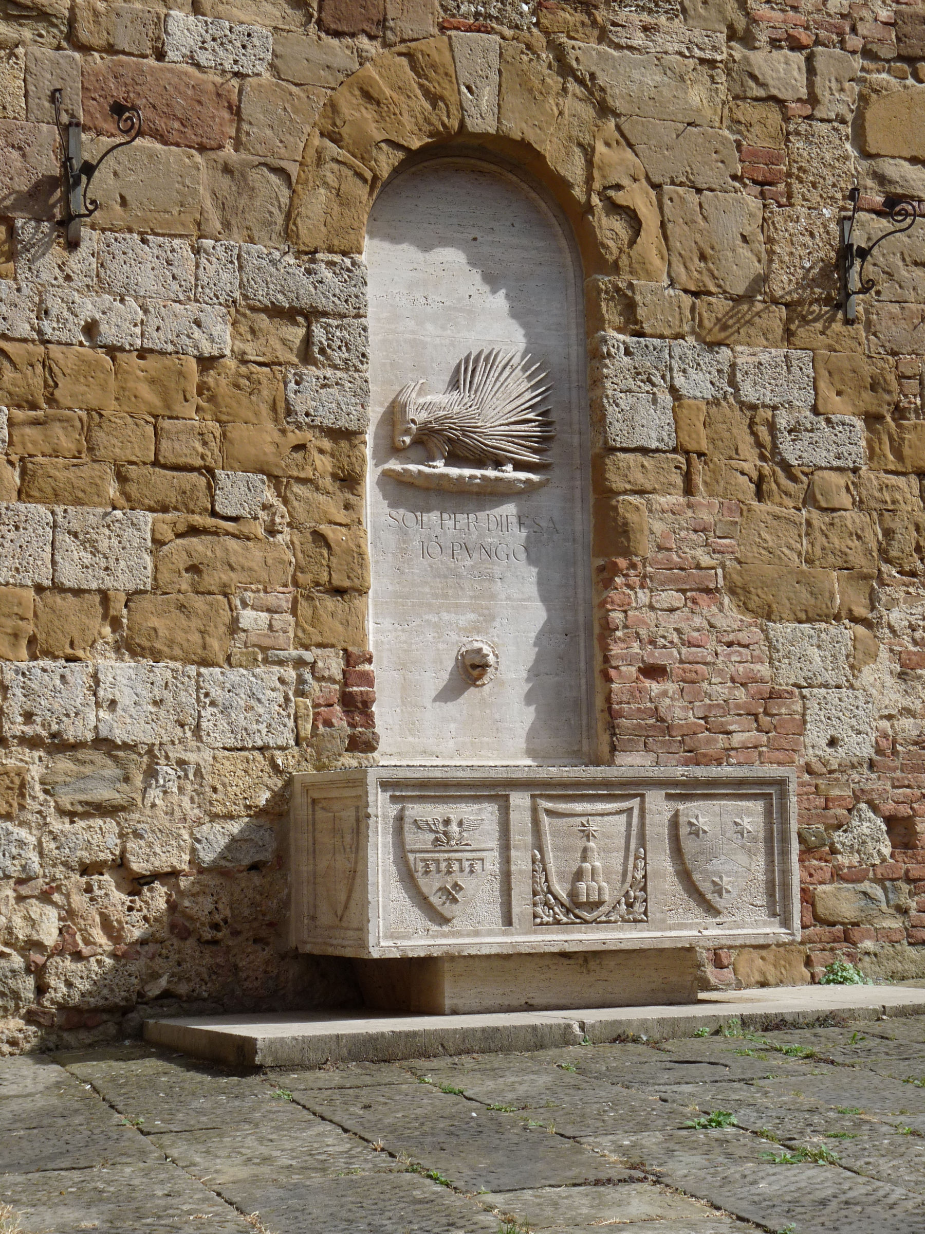 Vico Consorti, la Fontanina della Contrada sovrana dell'Istrice. Photo : Wikimedia Commons - Smiley.toerist