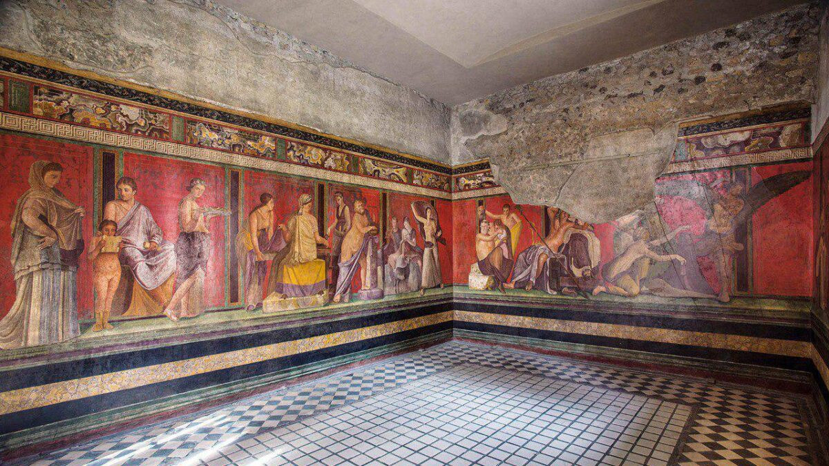 Pompei, riprendono gli scavi nella Villa dei Misteri dopo la demolizione di una costruzione abusiva