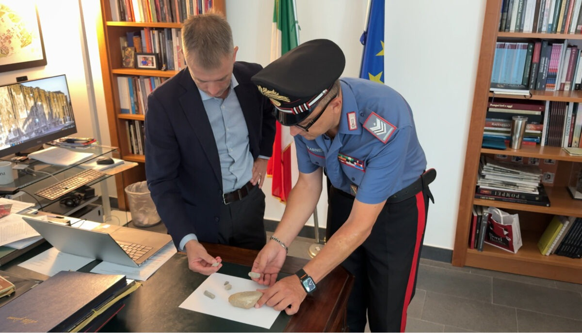 Pompei, turista scozzese nasconde sei pietre nello zaino. Denunciato per furto aggravato