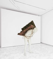 Wenn Kunst das Gewissen erschüttert: Adrian Paci bringt Werke über Migranten nach Rom. So sieht die Ausstellung aus