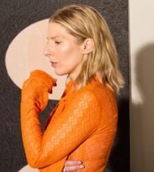 En Milán, Allison Katz investiga la herencia familiar y el origen de la pintura