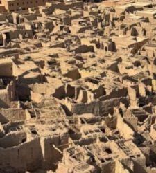 Un team di archeologi da Pompei sta restaurando una città dell’Arabia Saudita abbandonata negli anni '80 del '900