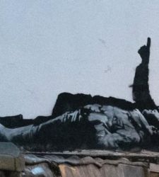 New Banksy in London with children looking at the sky: is the city ignoring the housing crisis?
