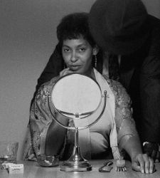 Povera, nera, operaia e donna. Com'è la mostra di Carrie Mae Weems a Torino