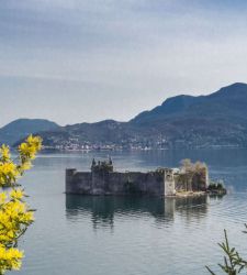 Les châteaux de Cannero rouvrent après restauration : le lac Majeur redécouvre sa forteresse
