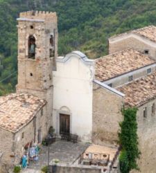 Die Kirche San Pietro in Roccascalegna (Chieti) wird zehn Jahre nach dem Felseinsturz wiedereröffnet