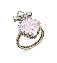 All’asta da Christie’s il diamante rosa di Maria Antonietta: stimato tra 3 e 5 milioni di dollari