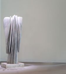 Milán, una escultura de Gigi Guadagnucci en la nueva exposición de la colección Unipol Tower
