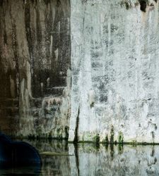 Échos de l'éternité : exposition de photographies de Iacopo Giannini sur Mitoraj à Syracuse