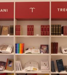 Spesa per la cultura in crescita: nel 2025 gli italiani sfiorano i 100 euro al mese. Resta però il gap Nord–Sud