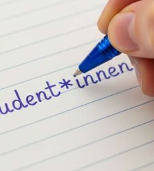 Deutschland, Kulturminister verbietet Plural mit Sternchen: "Sprache ist kein Spielplatz".