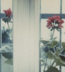 Im Centre Pecci in Prato findet die erste Ausstellung in Italien statt, die ausschließlich der Polaroid-Produktion von Ghirri gewidmet ist.