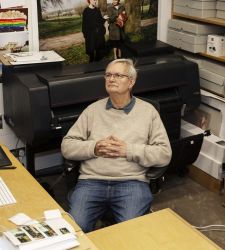 Farewell to Martin Parr, the British photojournalist who chronicled the society of consumerism and globalization