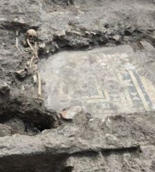 Tivoli, scoperto un mosaico e due sepolture medievali durante i lavori della fibra ottica