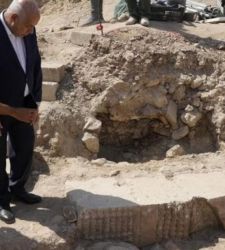 Scoperto a Ninive (Iraq) un nuovo toro alato assiro: un tassello chiave dell’Impero assiro