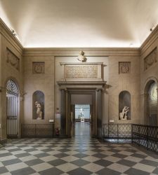 La Galleria dell'Accademia di Firenze accoglie due statue di età classica in deposito dal Museo Archeologico