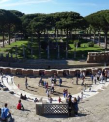 Il ministro Giuli vuole sostenere la candidatura di Ostia Antica all’Unesco: “È la nostra Pompei”