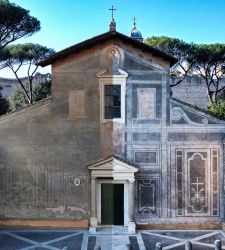 Roma, restauración de la fachada esgrafiada de la Iglesia de los Santos Nereo y Aquileo, un ejemplo único