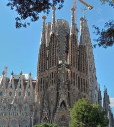 Barcellona, installato il nucleo della croce sulla Torre di Gesù Cristo della Sagrada Família