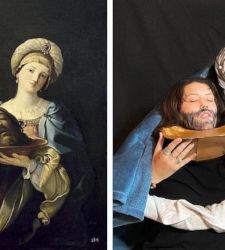 Réinterpréter les œuvres d'art entre les murs de sa maison avec l'aide de son chien : le défi d'une artiste américaine 