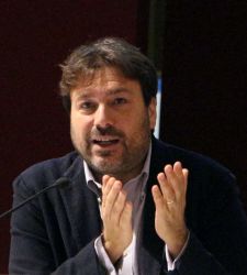 Tomaso Montanari attackiert Il Foglio auf Instagram: "Beschissener Journalismus auf Kosten der &Ouml;ffentlichkeit".