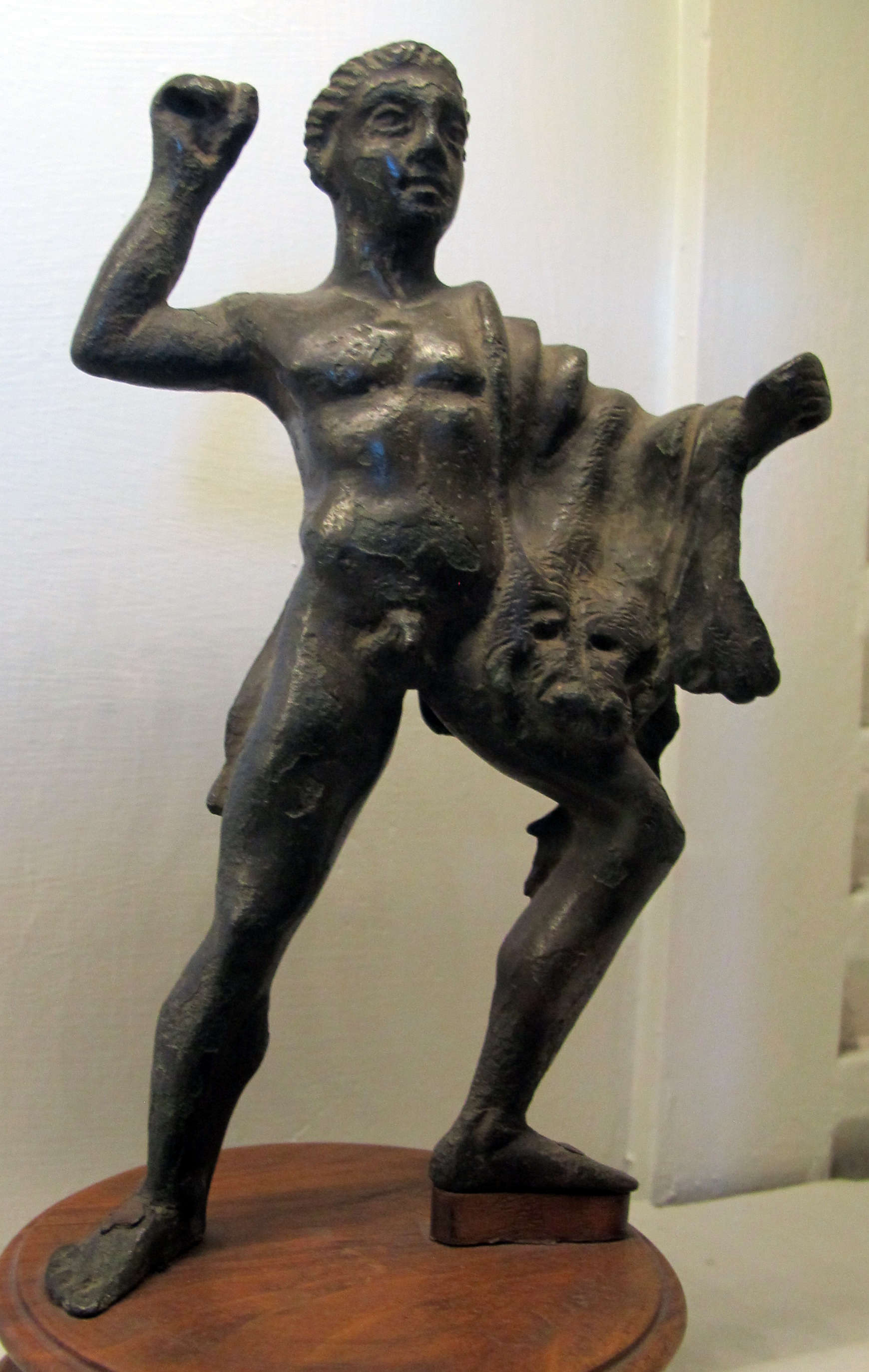 Bronze étrusque représentant Hercule de la collection du Musée archéologique national de Florence. Photo : Francesco Bini