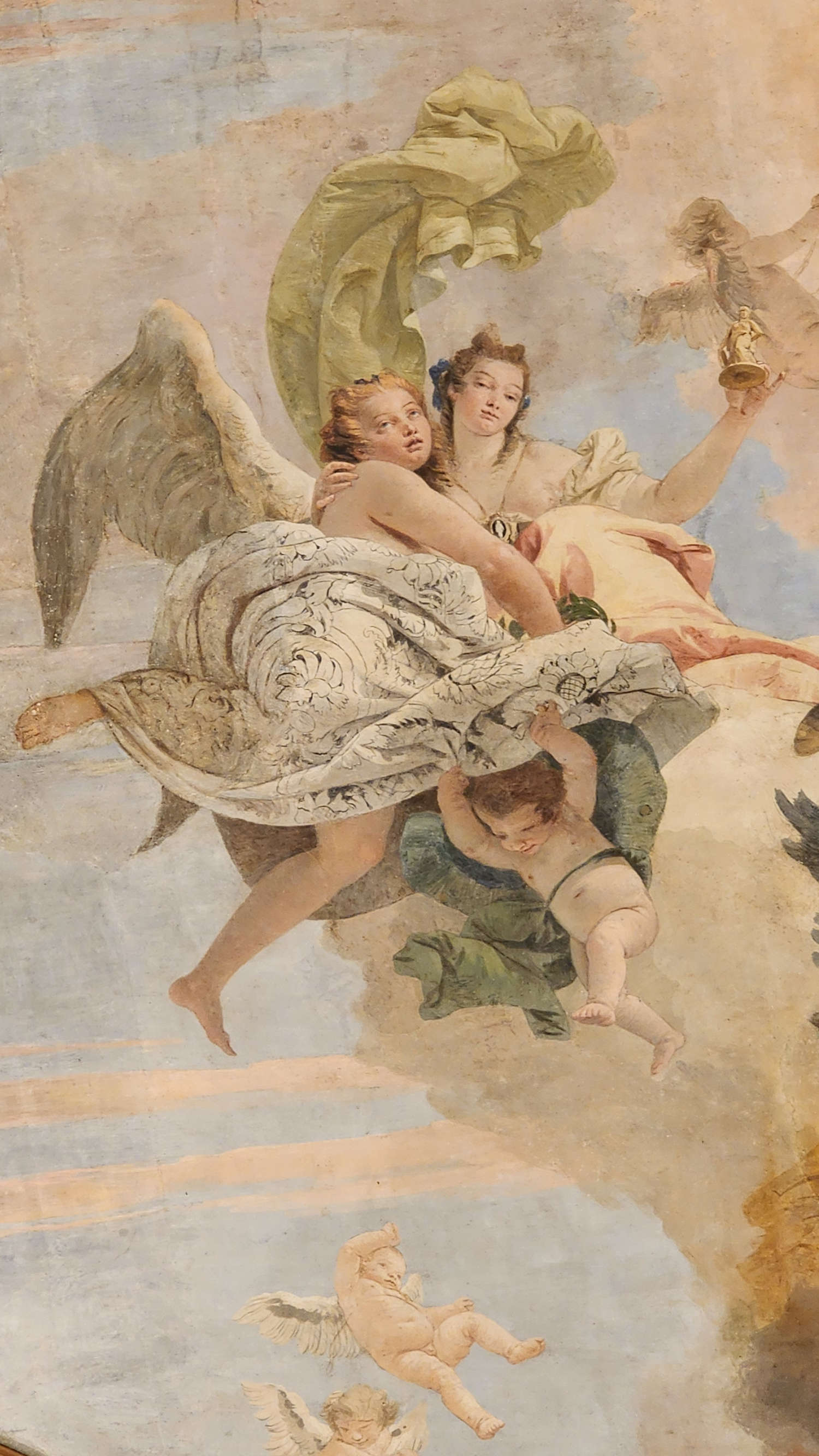 Detail showing the two maidens carrying the statue of Pallas. Photo: Federico Giannini