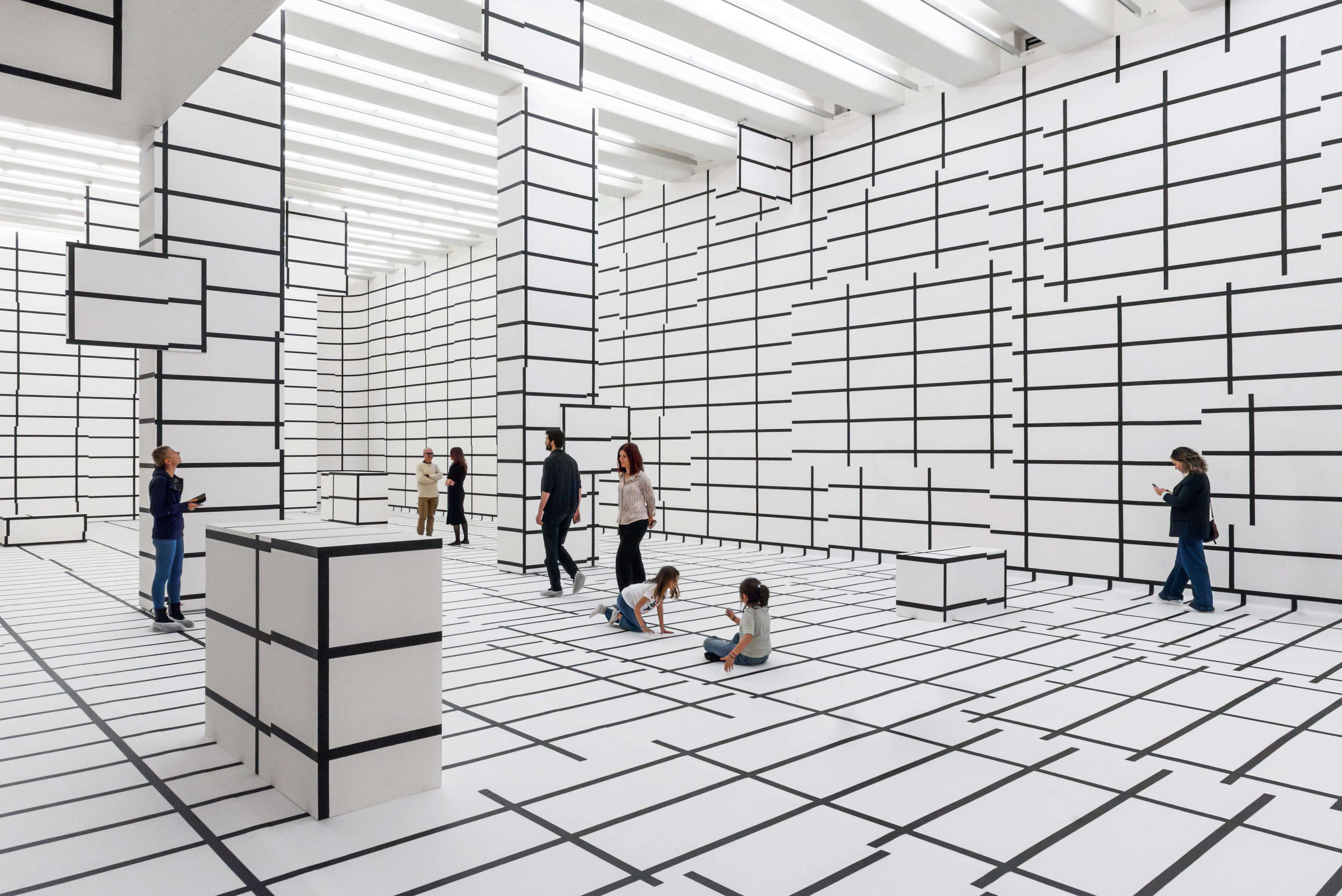 “L'arte ha senso solo se pensata in una dimensione sociale”. Intervista a Esther Stocker