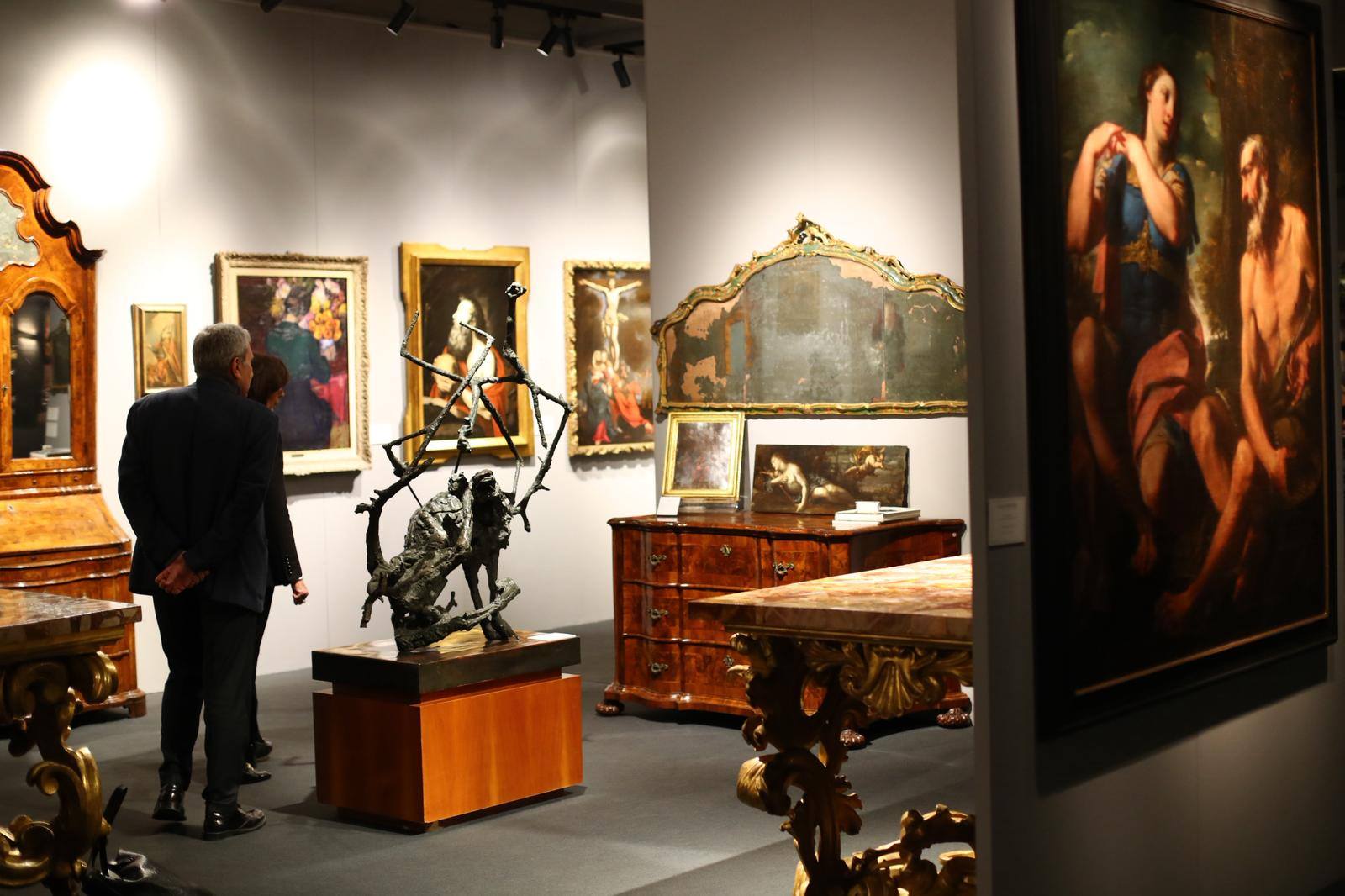 Com'&egrave; l'edizione 2026 di Modenantiquaria: reportage coi prezzi