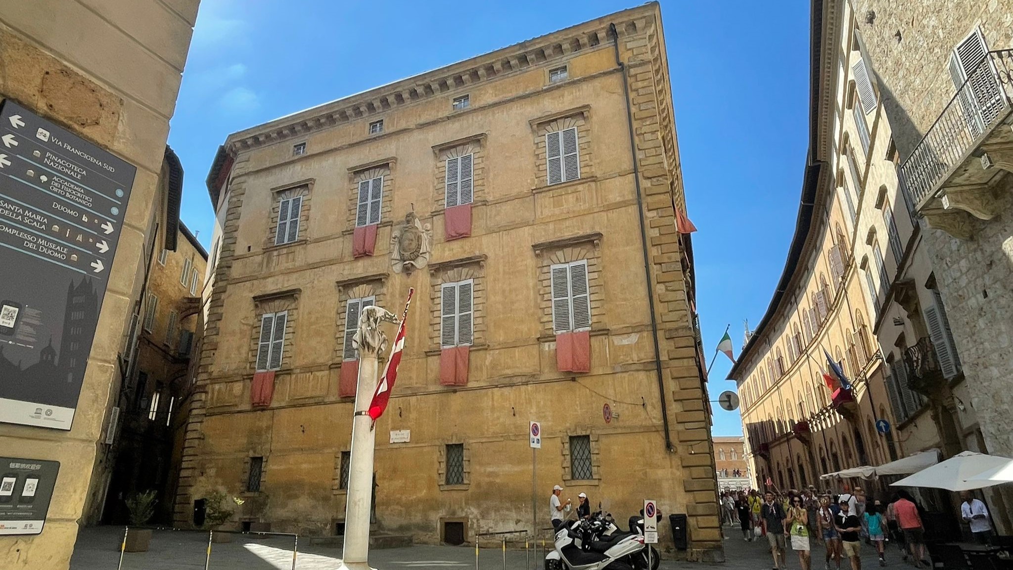 Palazzo Chigi Piccolomini in Postierla