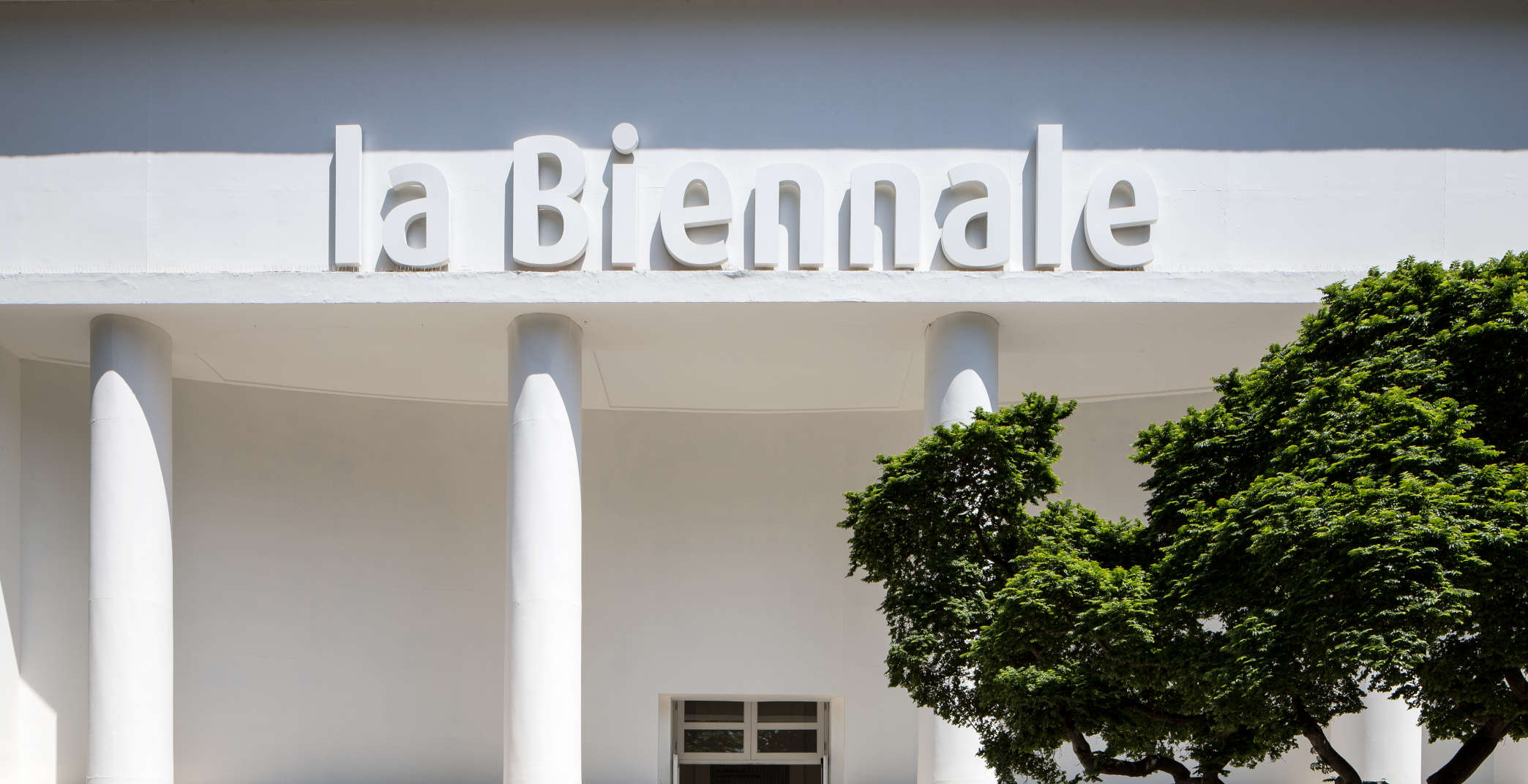 Biennale di Venezia senza italiani? Ci saremmo stupiti se ci fossero stati!