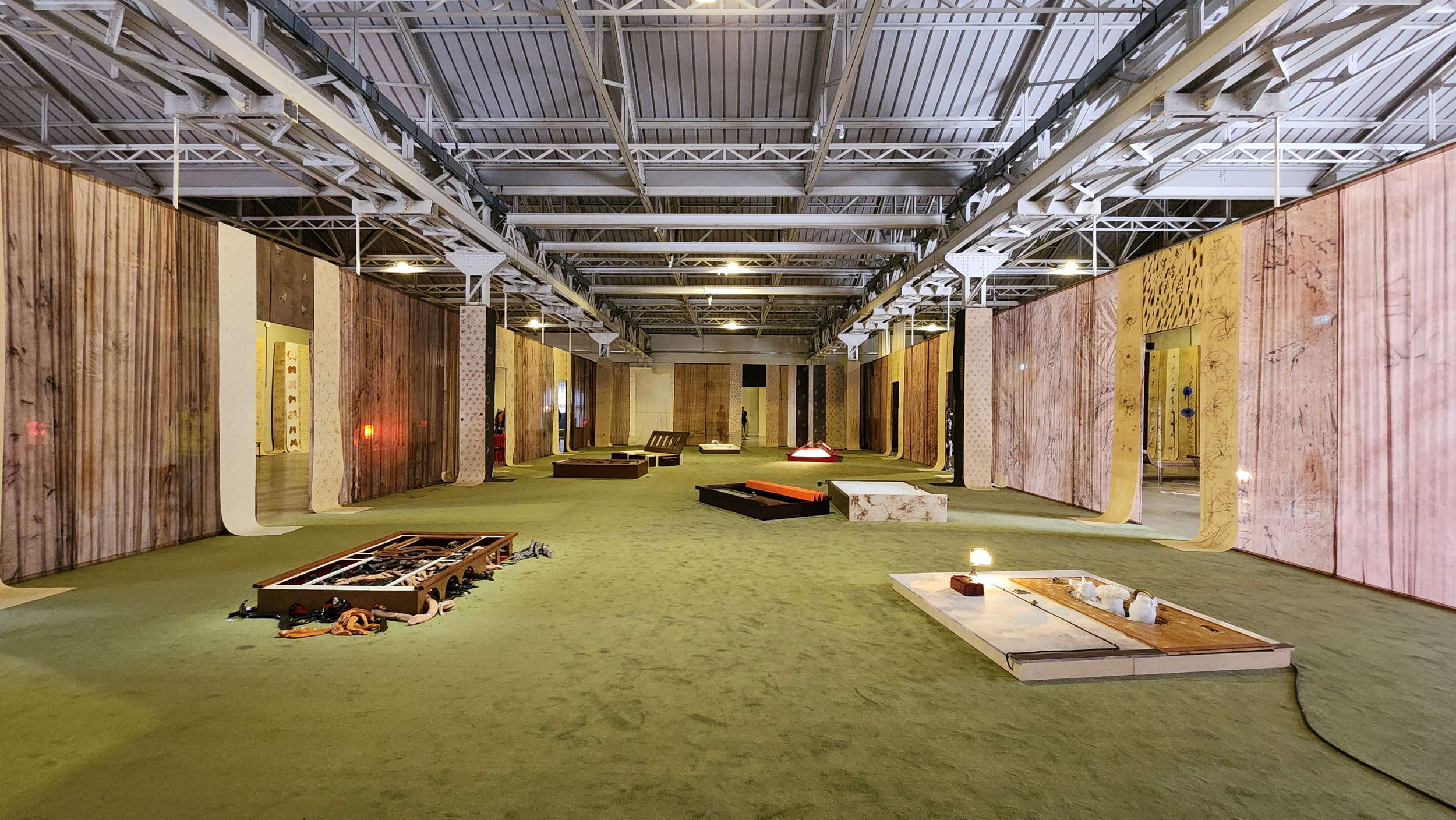 Benni Bosetto all'HangarBicocca, quando il contemporaneo scava dentro un innocuo bric-&agrave;-brac