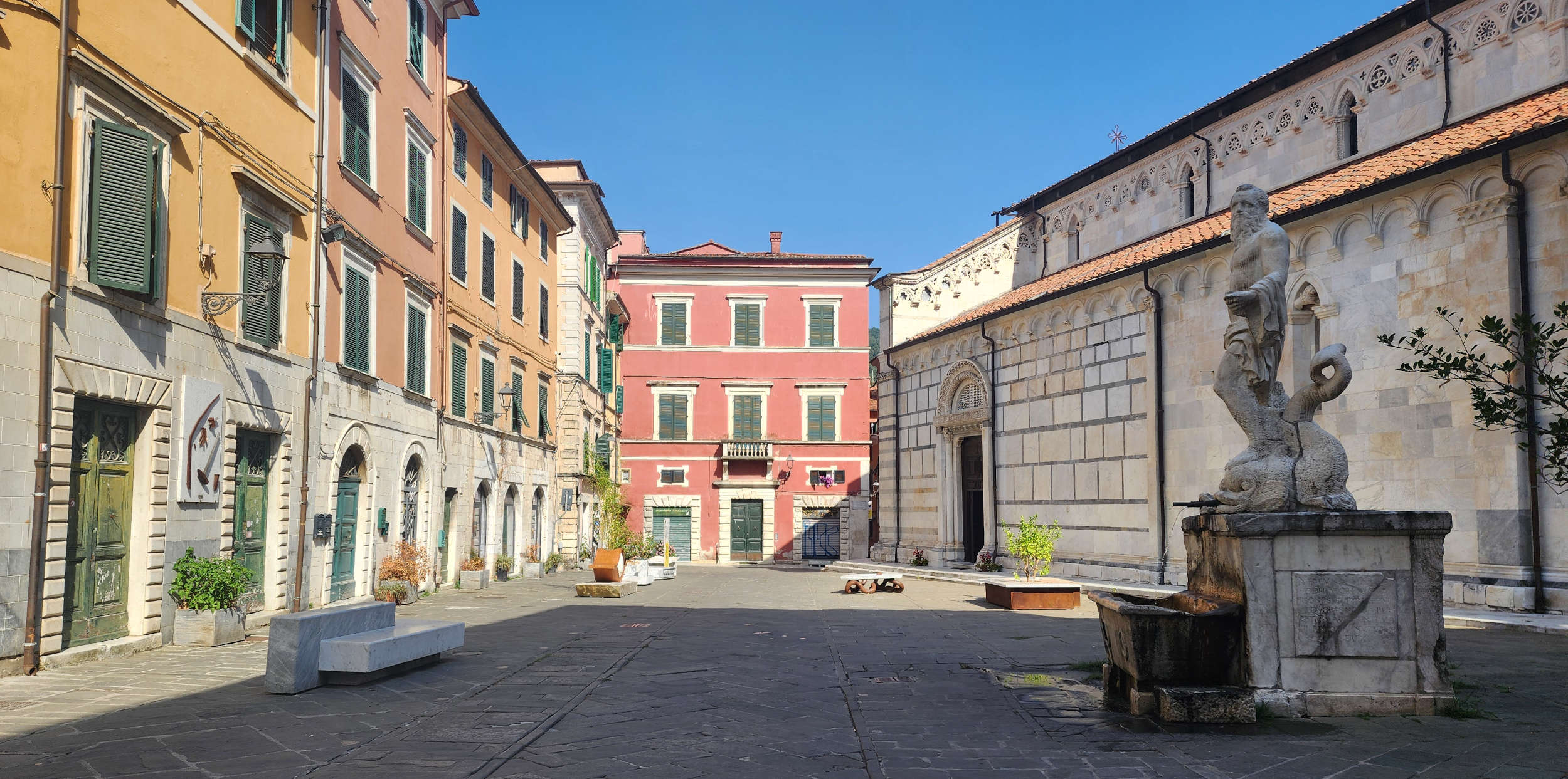 Carrara, Palazzo Staffetti Del Medico Sarteschi