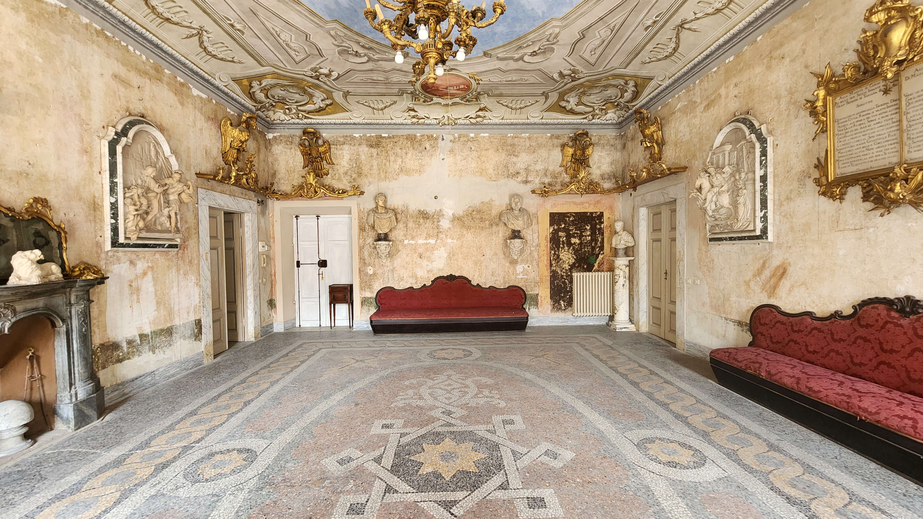 Empfangssaal, Palazzo Staffetti Del Medico Sarteschi. Foto: Federico Giannini