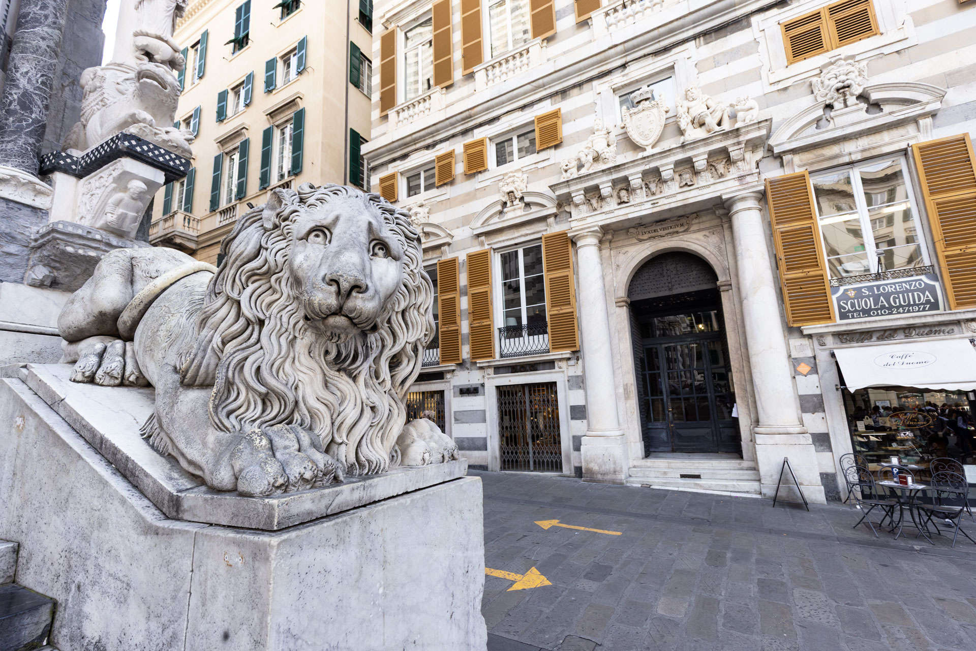 Sinibaldo Fieschi Palace and its distinctive facade