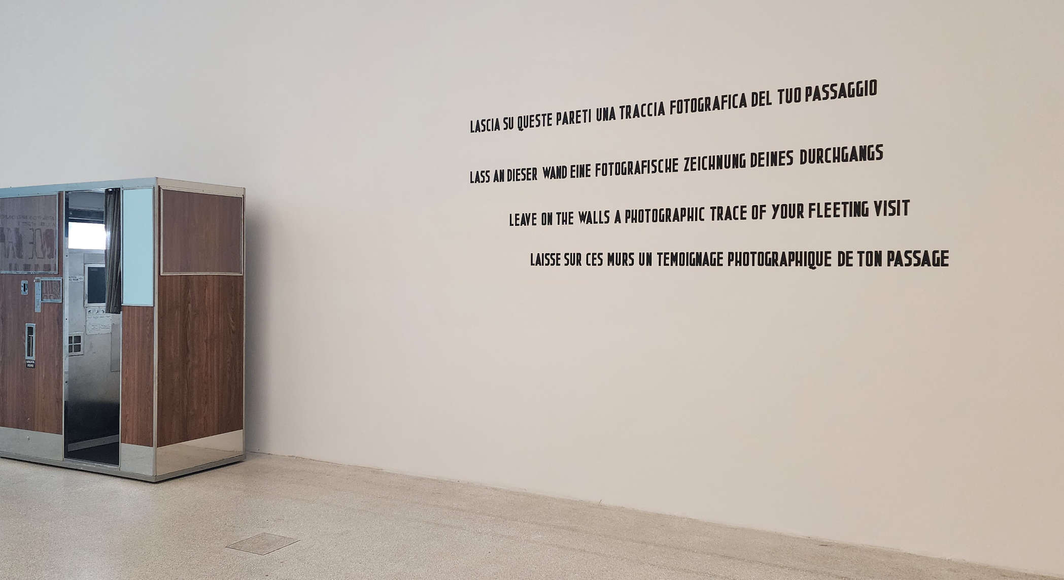 Franco Vaccari, l'artista che immaginò il pubblico come opera. Com'è la mostra di Bolzano