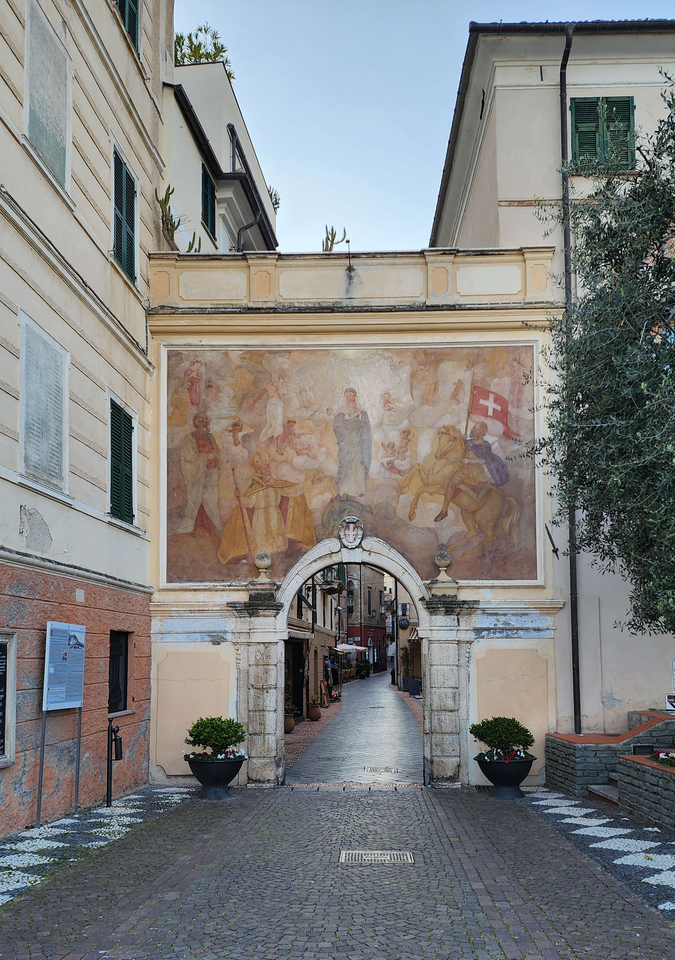 Piazza Gate