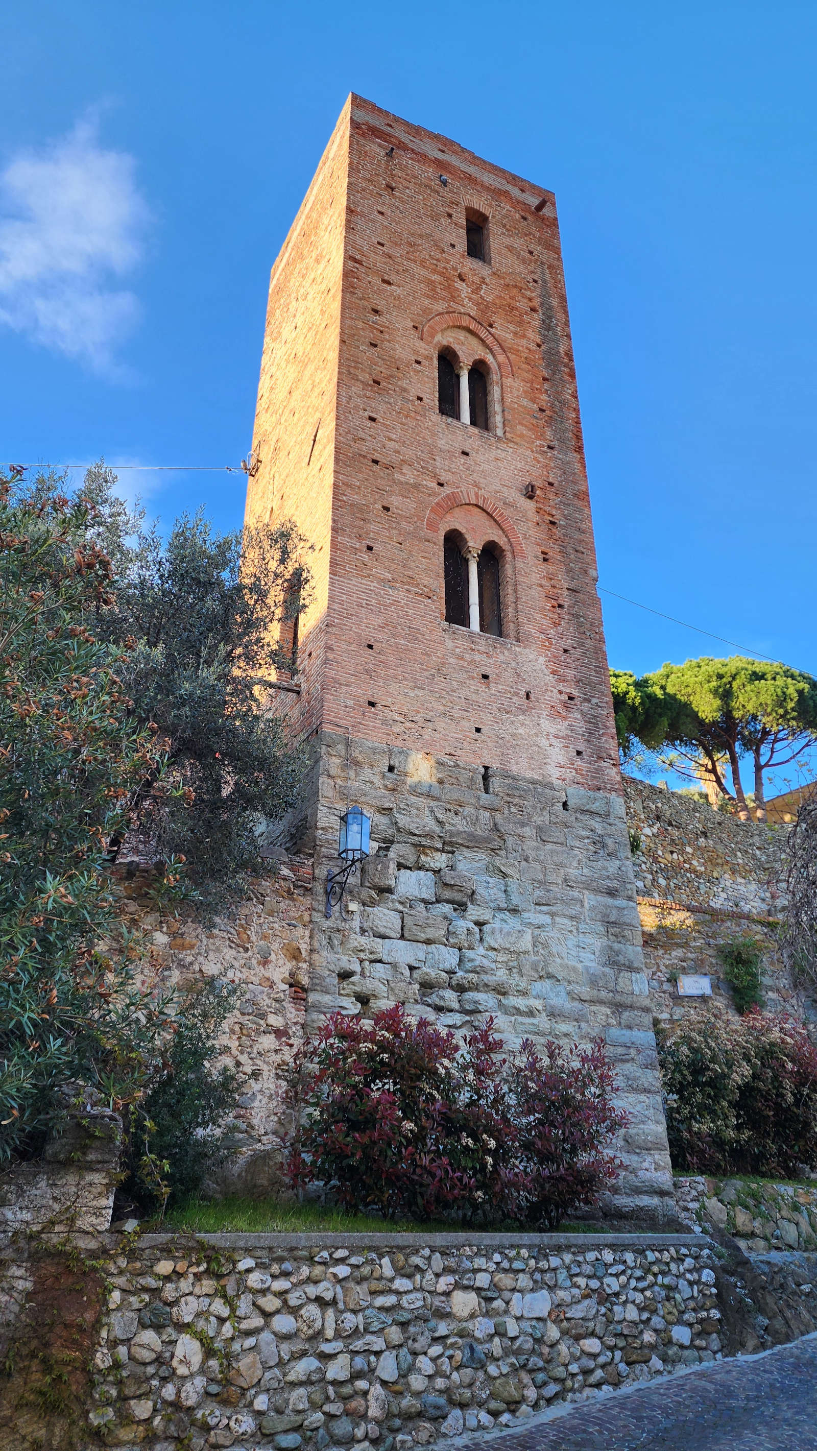 Porta Papona Tower