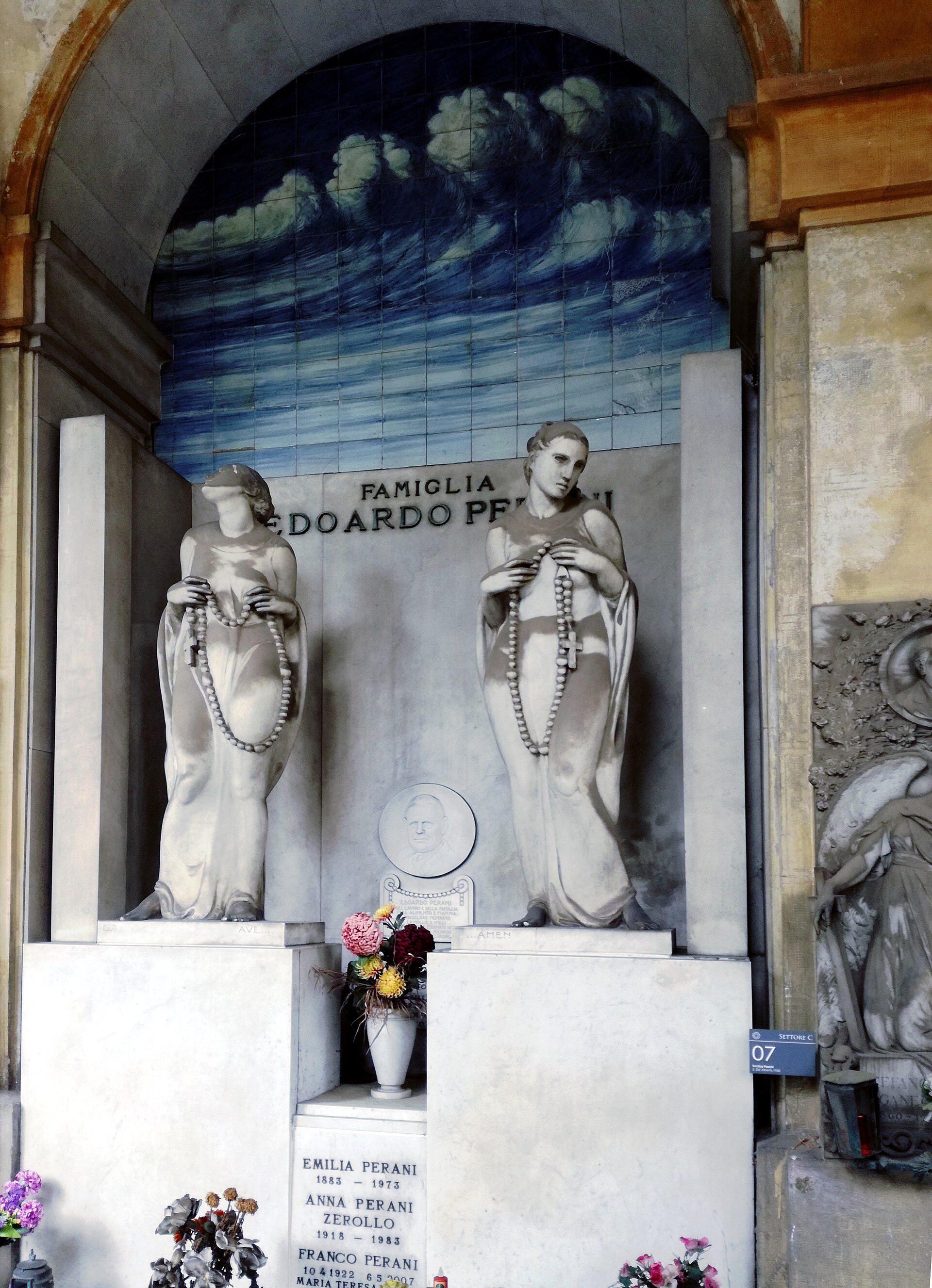 Edoardo De Albertis, Perani-Denkmal, 1930. Foto: Wikimedia/Sabas88