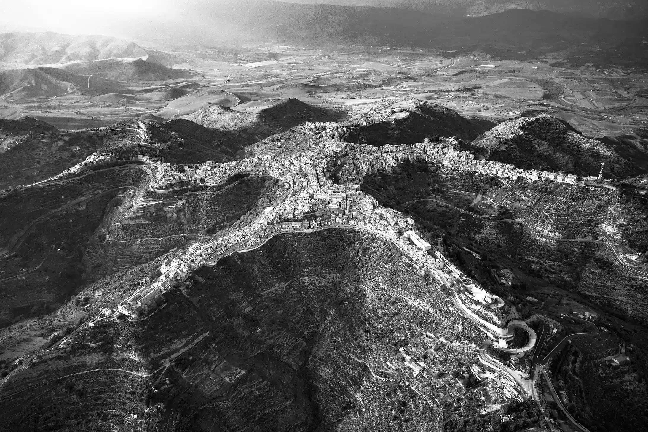 La Sicilia plurale di Armando Rotoletti è in mostra a Centuripe (Enna)