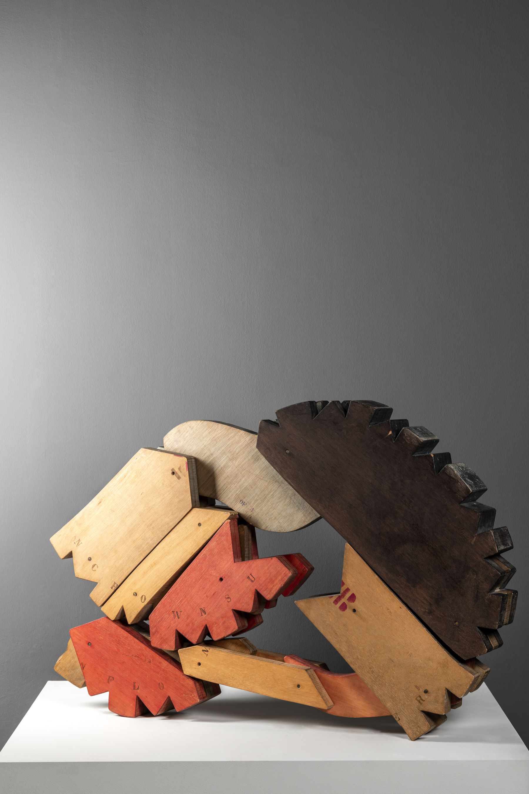 Bruno Chersicla, Baroko ruota (1975; Ayuntamiento de Gradisca d'Isonzo, en depósito fiduciario en la Galería Regional de Arte Contemporáneo Luigi Spazzapan) Foto: Elia Falaschi