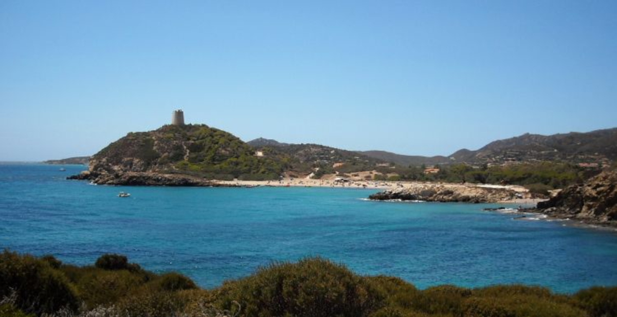 Il mare scopre tombe fenicie sulla spiaggia di Domus De Maria in Sardegna