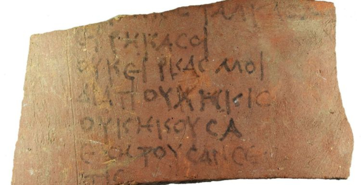 Scoperti 13mila ostraka nel sito di Athribis: nuovi dati sulla vita nell’Egitto antico