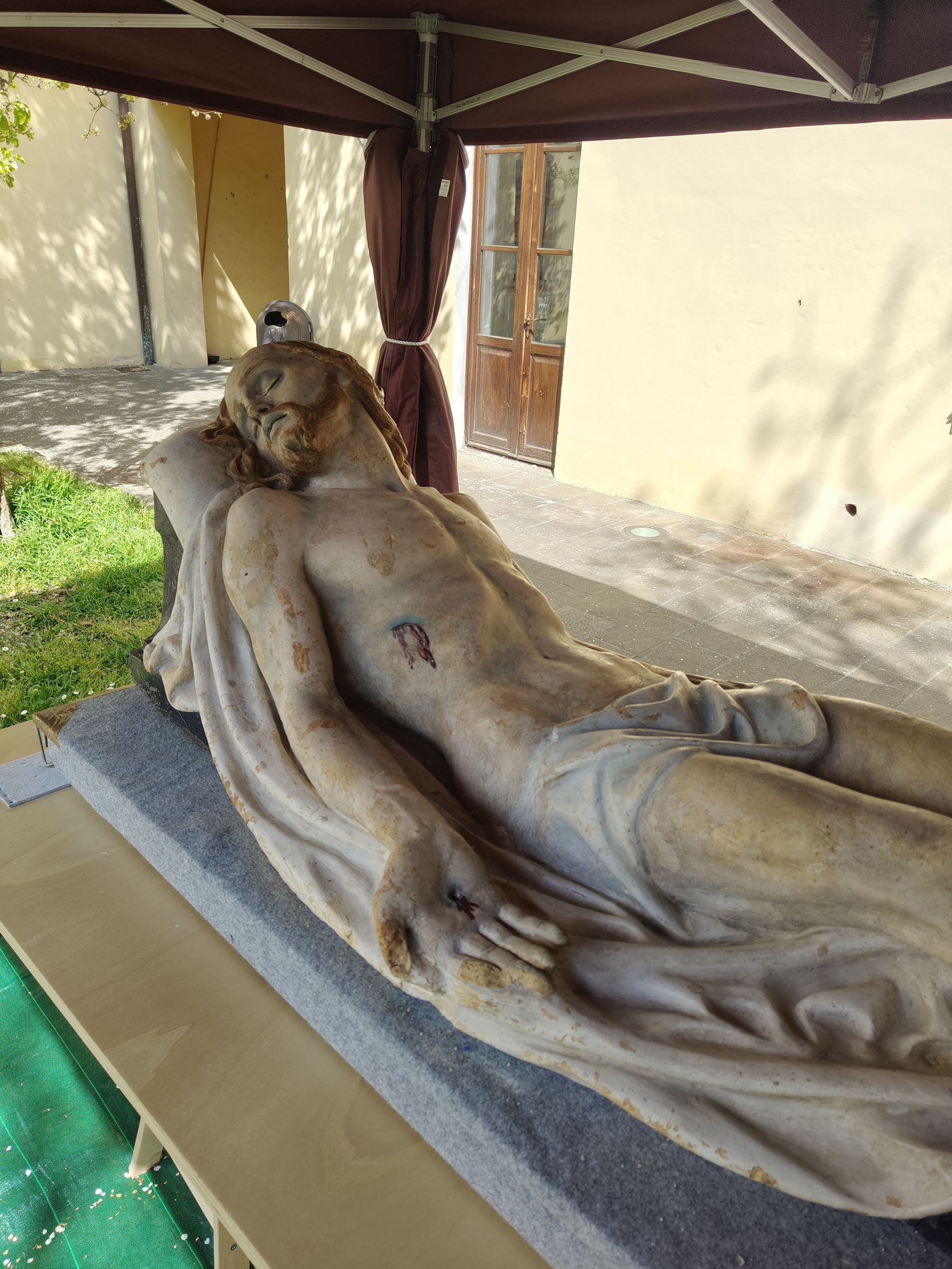 Le Christ mort par Ferrante Zambini restauré
