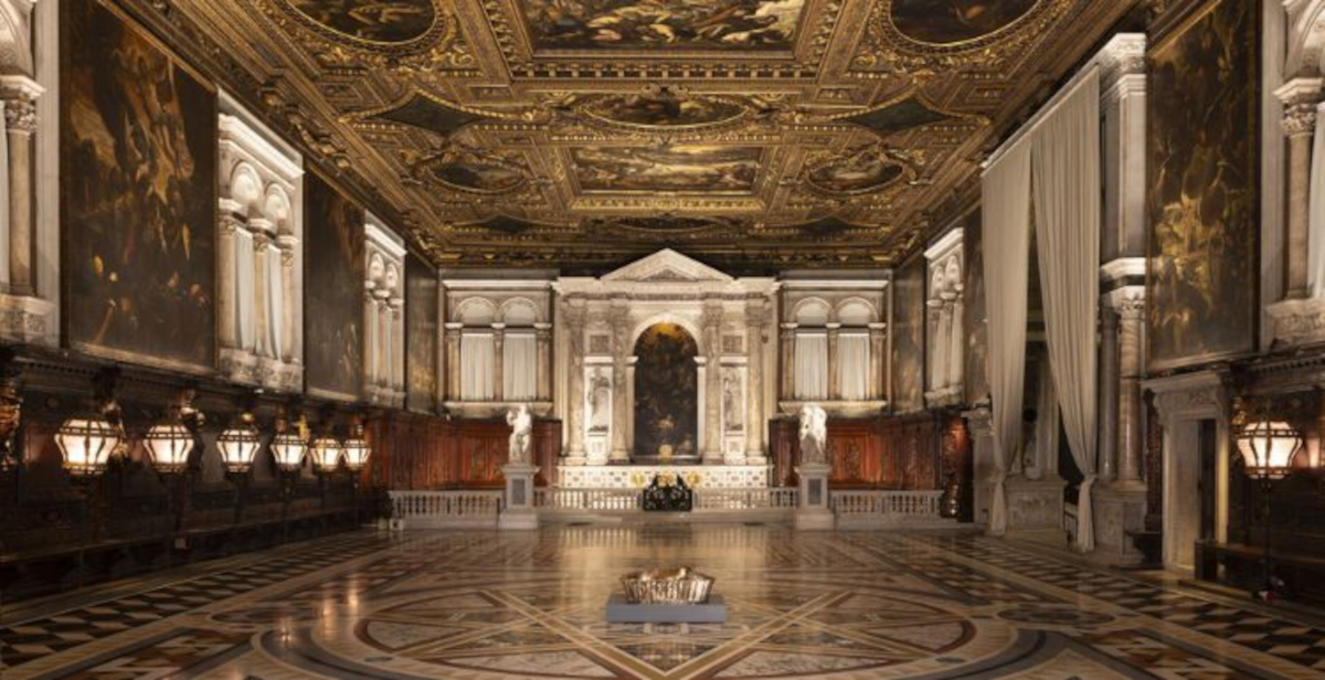Venezia, Jan Fabre dialoga con Tintoretto alla Scuola Grande di San Rocco