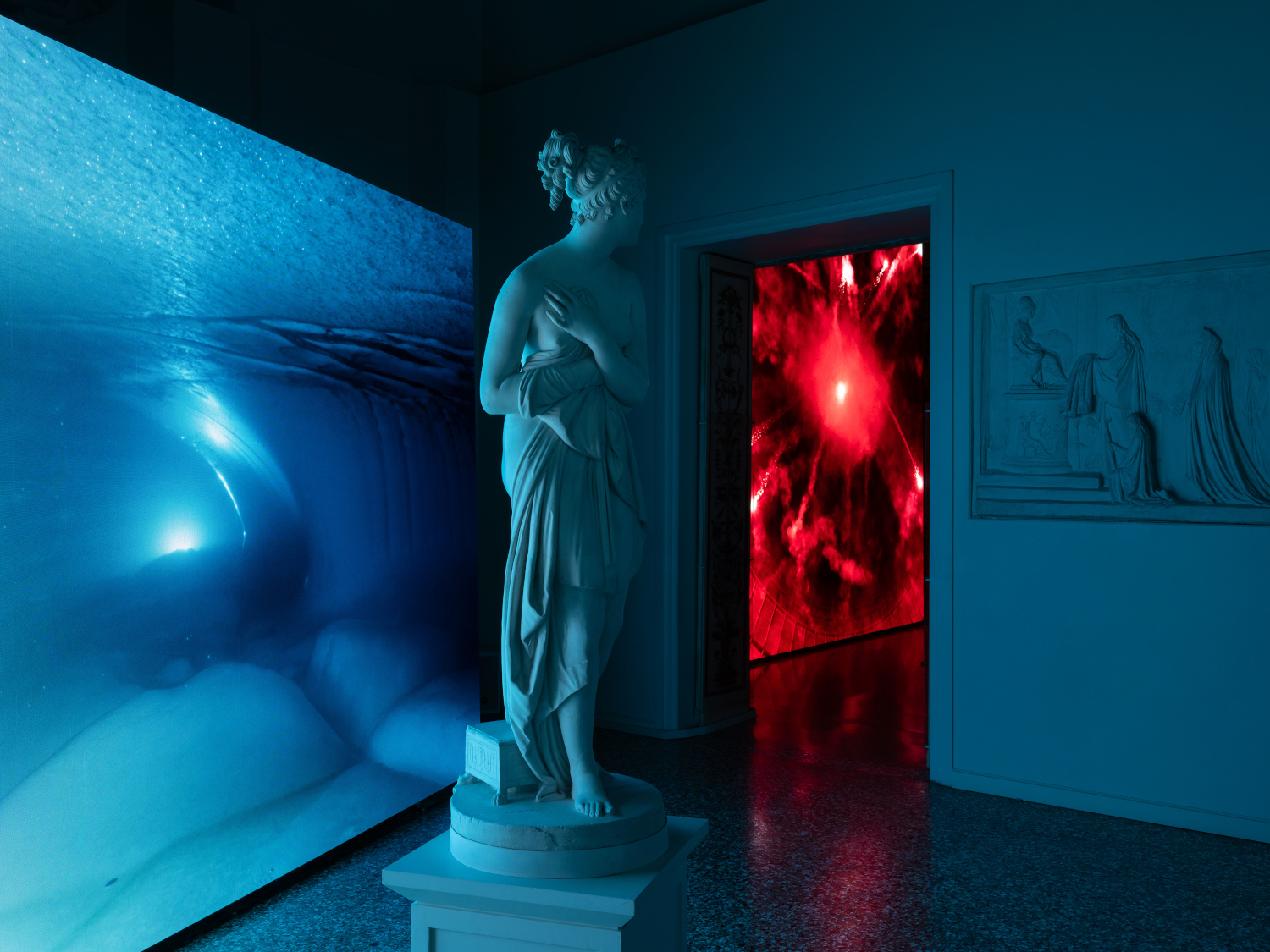 Venezia, nelle Sale Canoviane del Museo Correr, Julian Charrière in dialogo con Canova